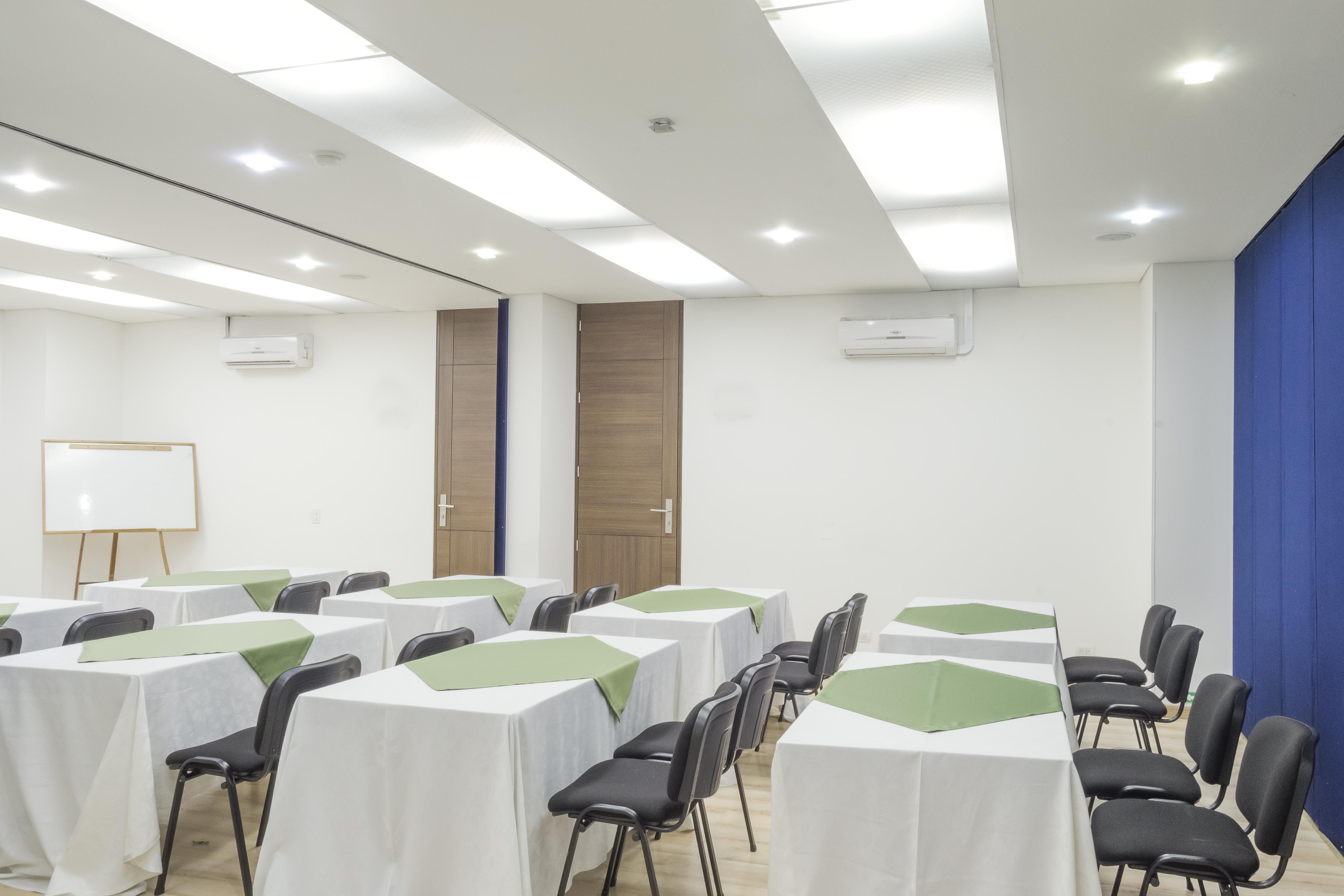 Hotel Regency Suites La Feria Bogota Buitenkant foto