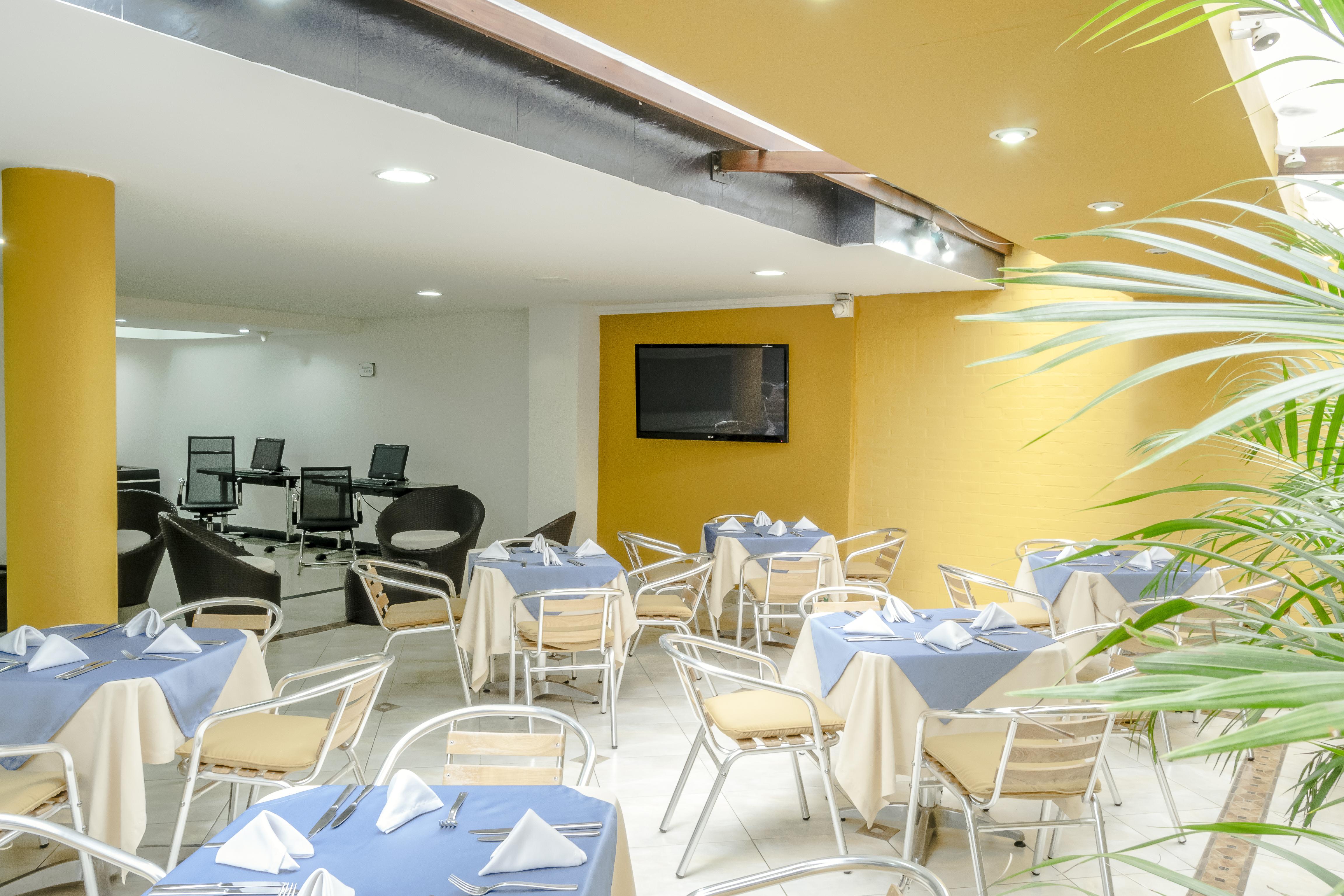 Hotel Regency Suites La Feria Bogota Buitenkant foto