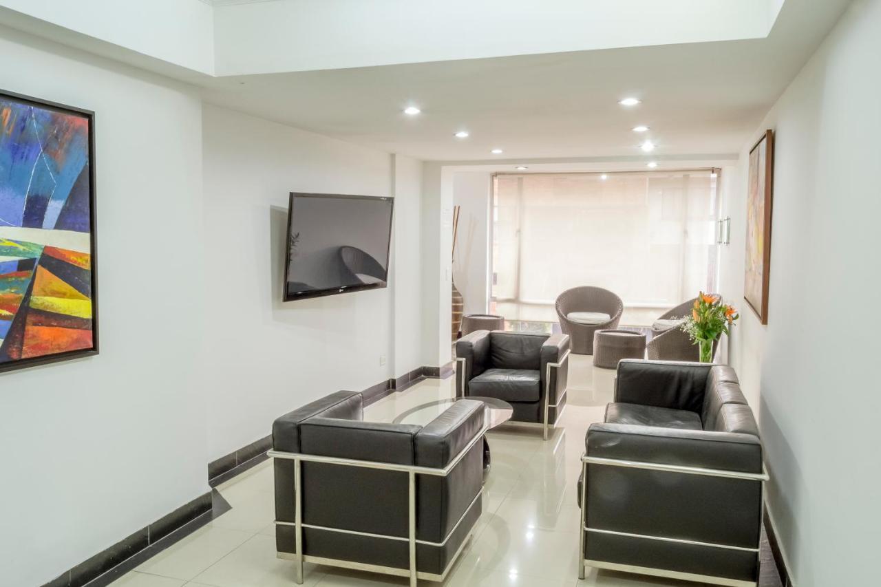 Hotel Regency Suites La Feria Bogota Buitenkant foto